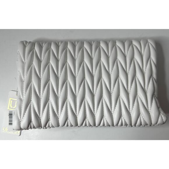 Urban Expressions Ivory Quilted Wristlet - Picture 13 of 13